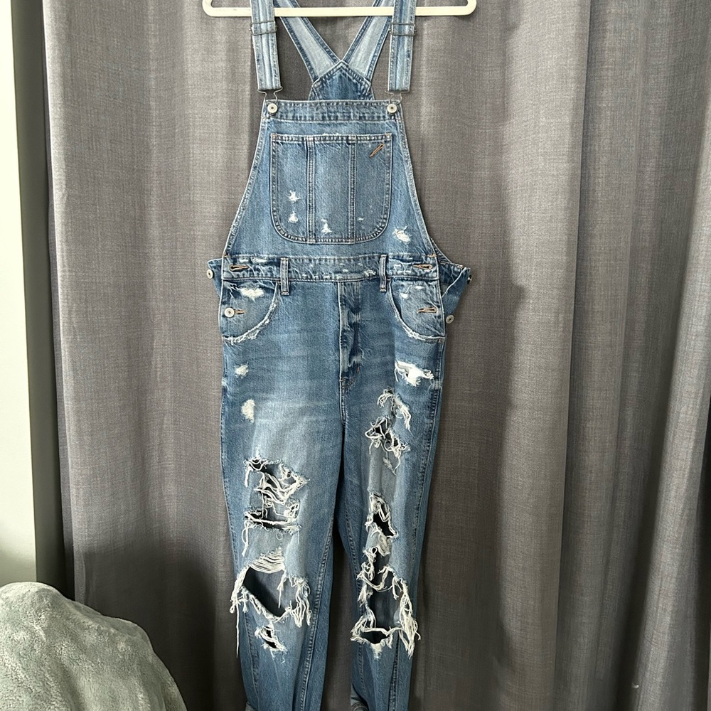 American eagle 90’s boyfriend overall distressed